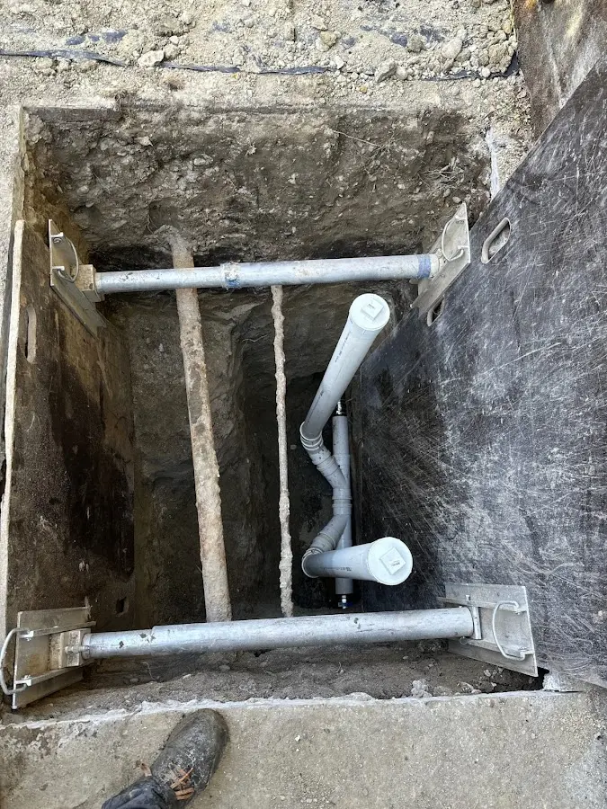 Experienced plumber completing Drain Cleaning work in Lodi
